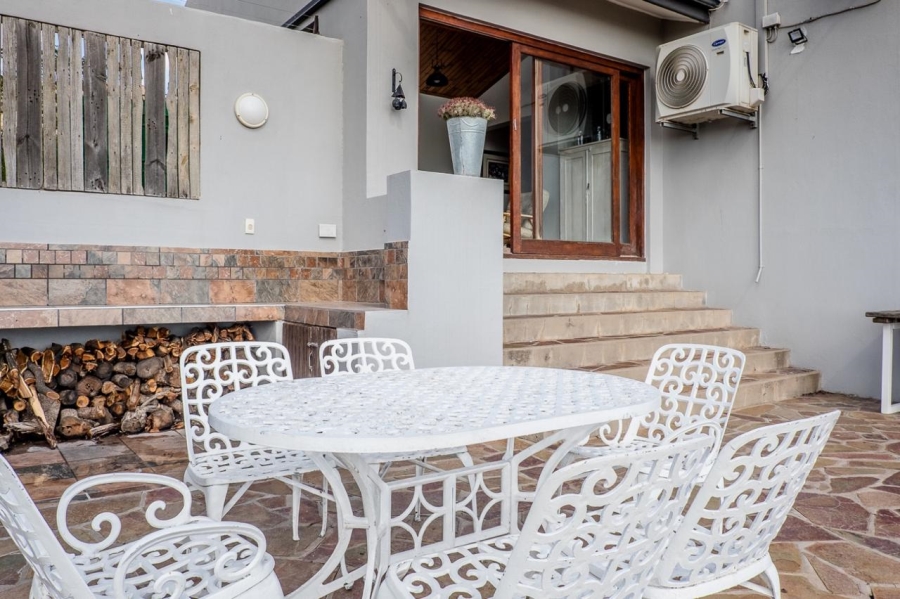 4 Bedroom Property for Sale in Britannica Heights Western Cape